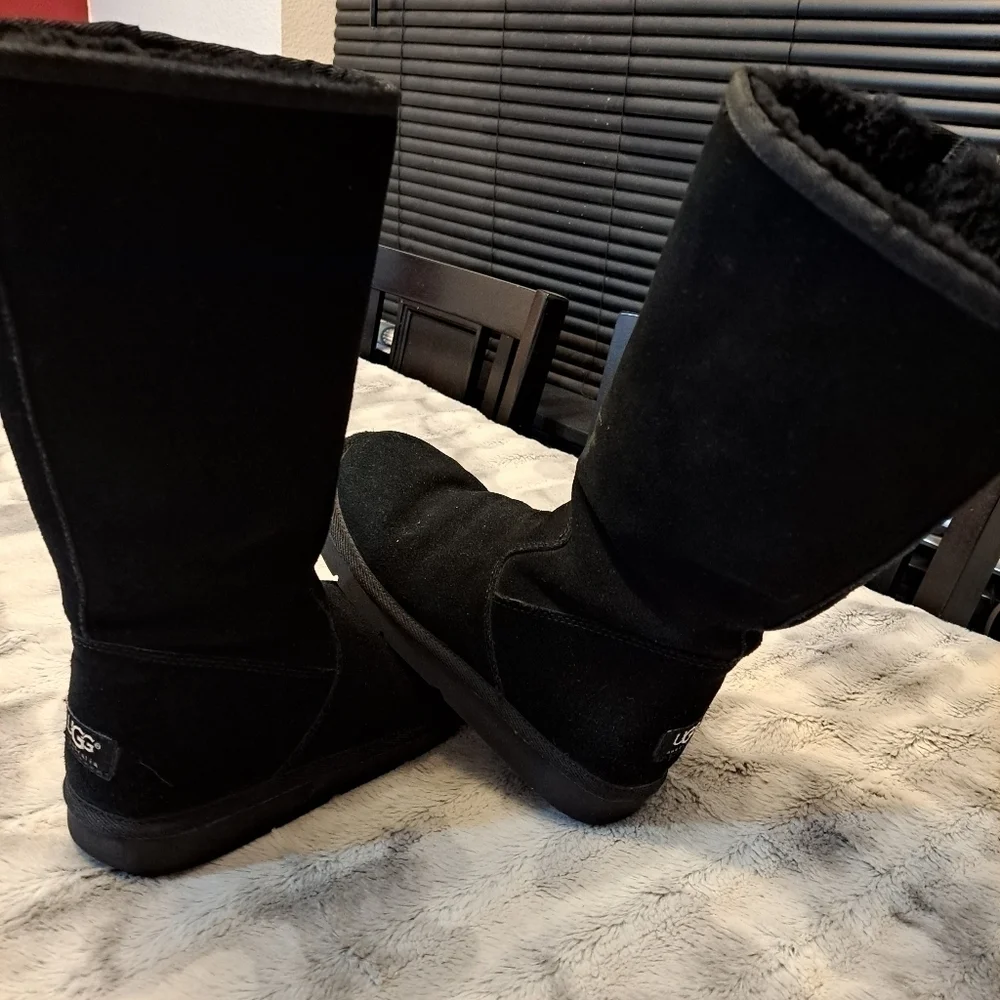 UGG Australia Womens Black Suede Boots   Size 6